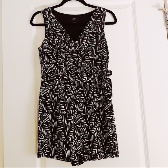 Petite LOFT Romper with side tie and pockets! - Picture 1 of 5